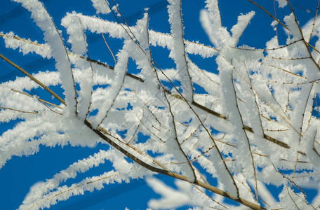 大型天空背景下雪图片