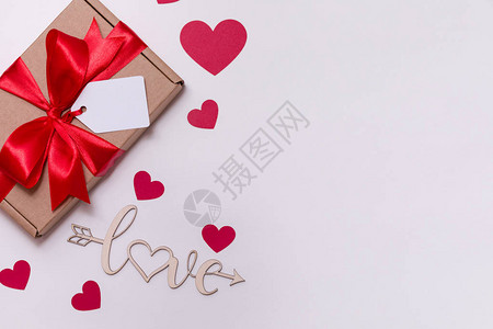 情人节浪漫无缝的白色背景礼品标签弓现成爱情心爱hearts背景图片