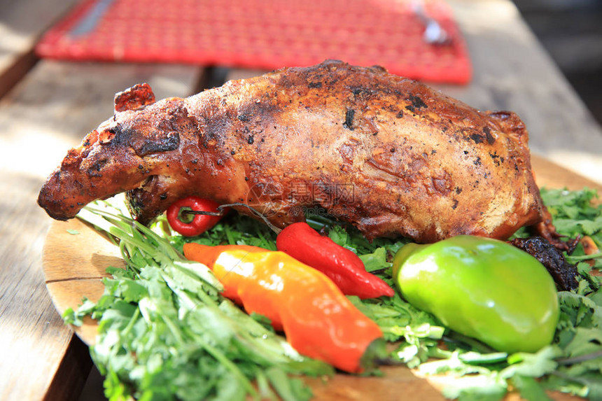 几内亚猪烤肉秘鲁传统餐图片