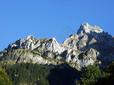 阿尔卑斯山峰图片