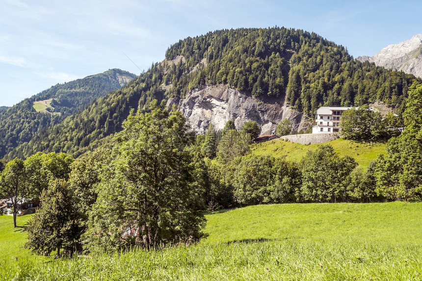 法国阿尔卑斯山脉在阳图片