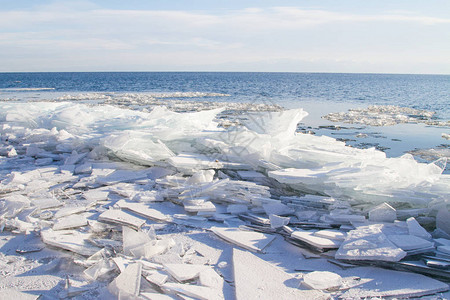 贝加尔湖上的冰一月图片