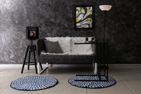 时尚的室内设计配有舒适的沙发背景图片