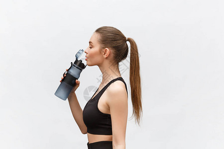 运动健身生活方式和人的概念带水瓶的图片