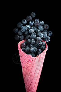 冻蓝莓水果的粉红卷心菜图片