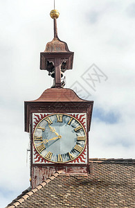瑞士斯泰姆兰教堂尖顶上的时钟图片