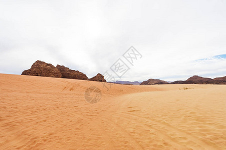 约旦沙漠约旦的瓦迪拉姆图片