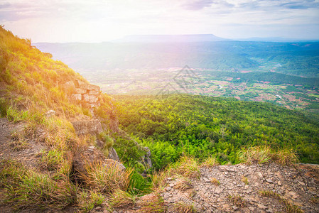 山悬崖的风景与自然高山脉图片
