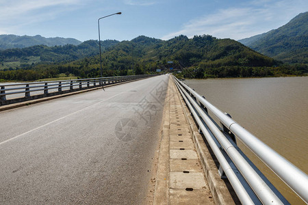 亚布力在老挝Sainyabuli省和LuangPrapang省边界背景