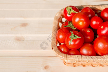 许多西红柿叫樱桃番茄图片