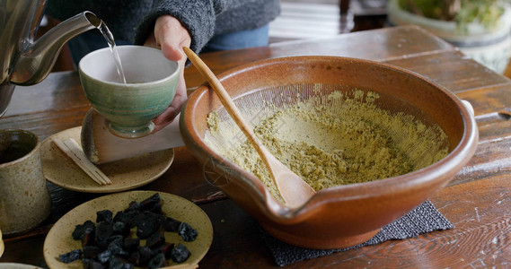 传统土茶制作过程HakkaL高清图片