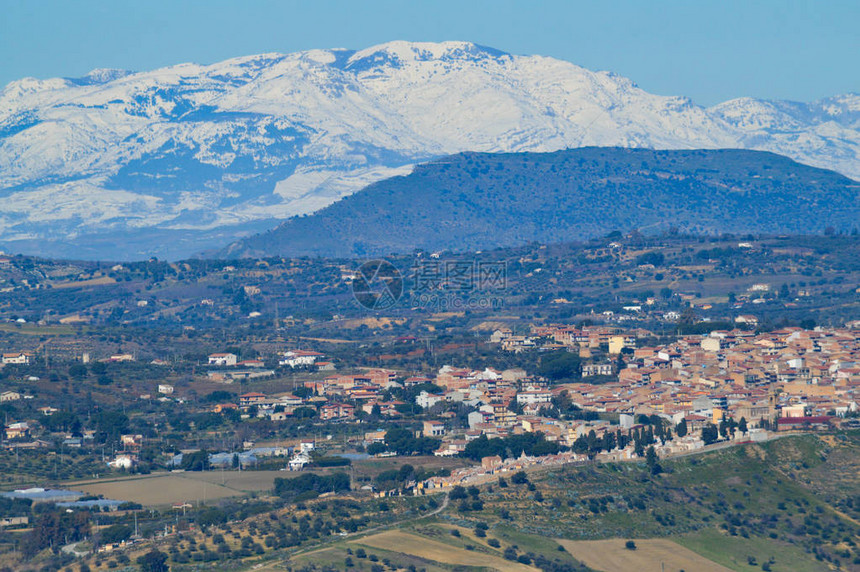 来自Barafranca的马扎里诺Mazzarino与Madonie山的背景图片