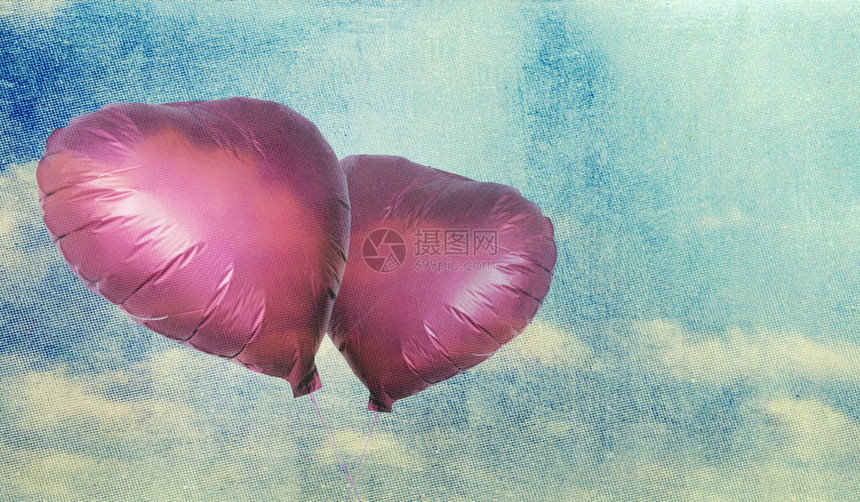 两颗心脏气球复古风格明信片图片