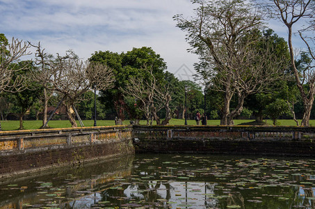 在皇家紫禁城顺化越南的池塘图片