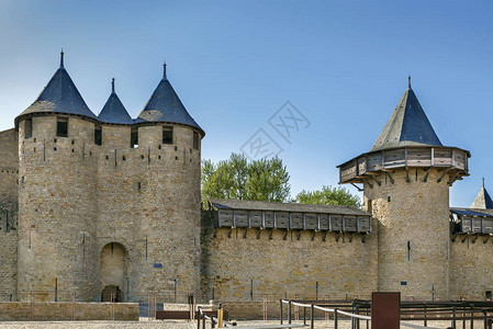 CitedeCarcassonne是一个中世纪城堡图片
