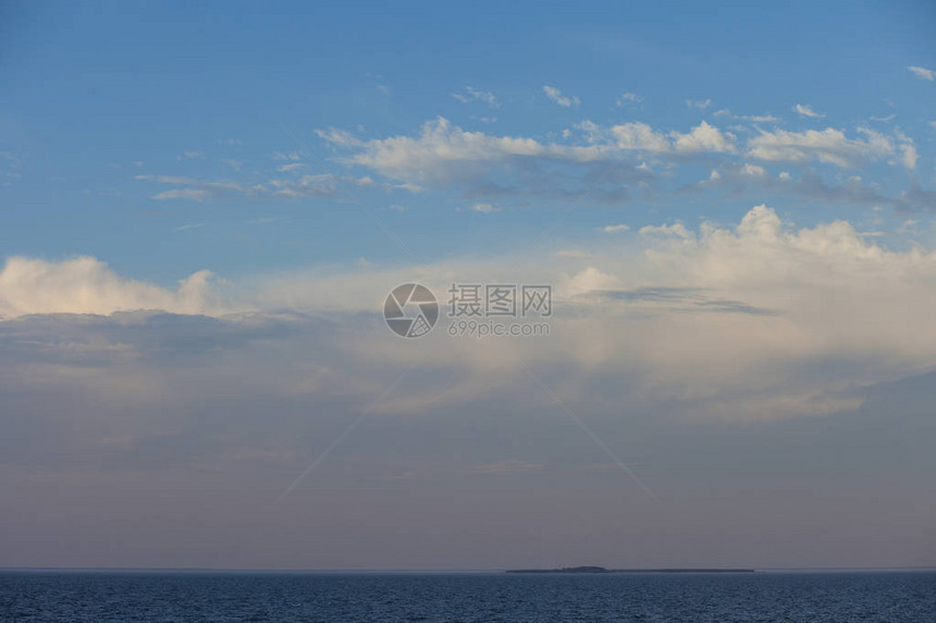 天空和云彩风景摄影图片