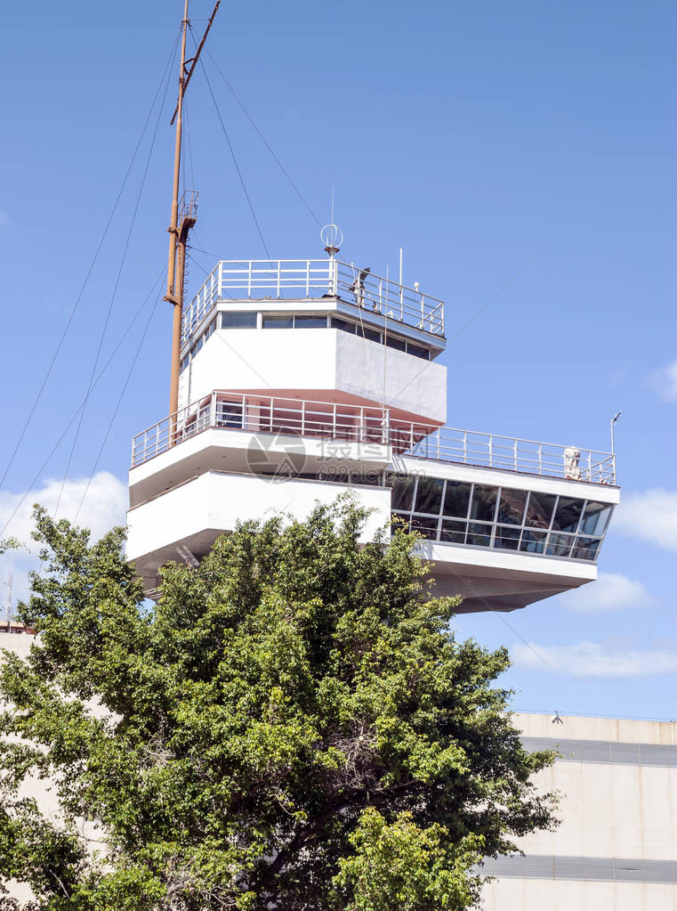 机场的控制塔图片