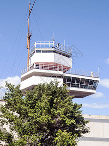 机场的控制塔图片