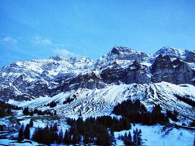 阿尔普斯坦山脉壮丽的桑蒂斯山顶瑞高清图片