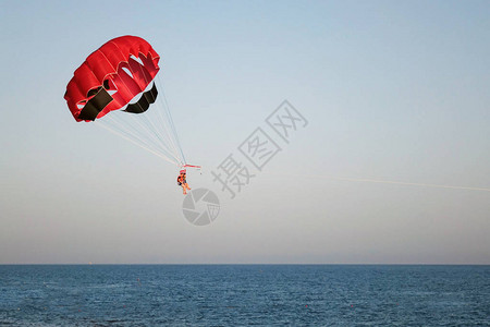 公海降落伞拉动汽艇图片