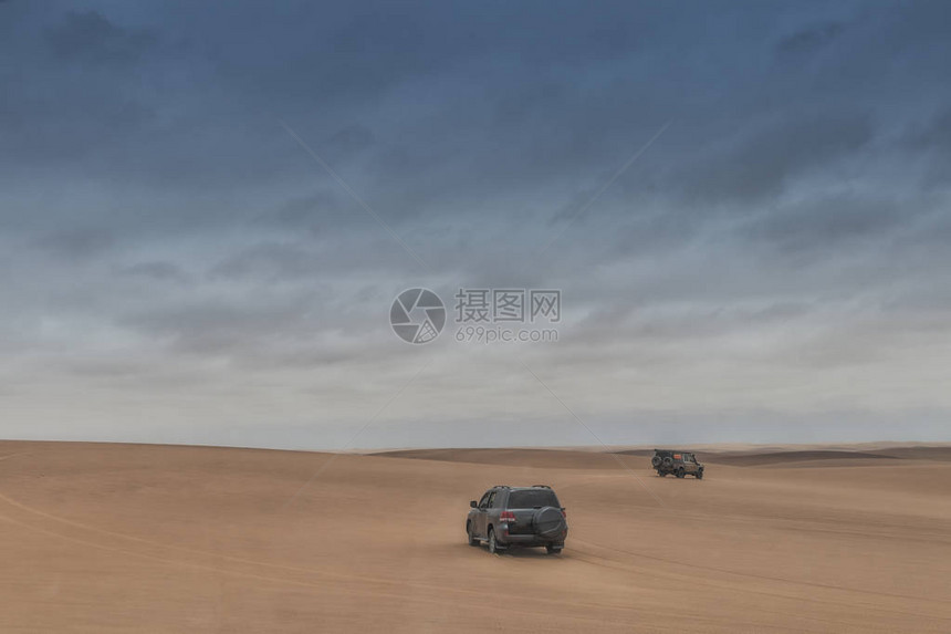 NAMIBEANGOLA03NOV2018纳米布沙漠的所有地形汽车图片