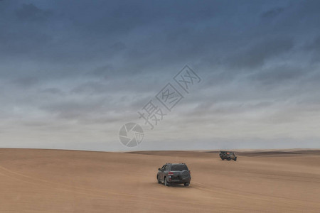 NAMIBEANGOLA03NOV2018纳米布沙漠的所有地形汽车图片