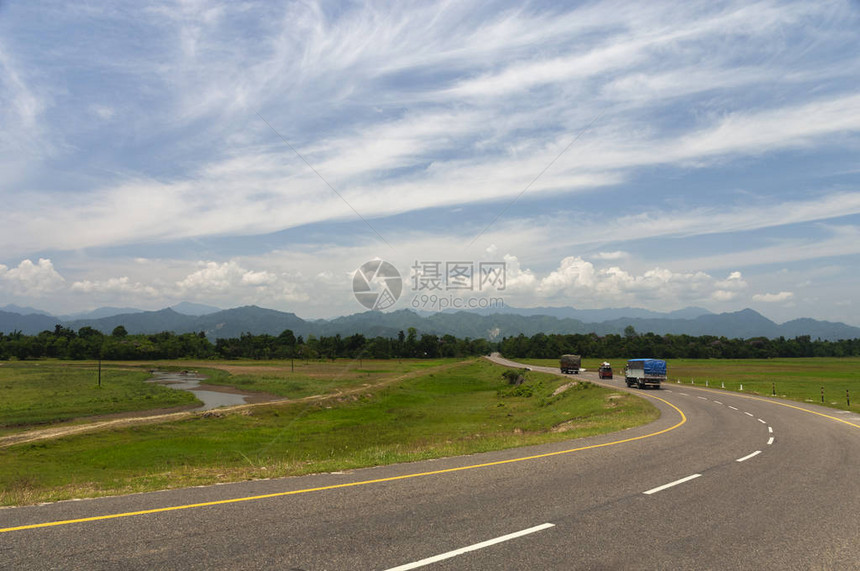 阿萨姆阿鲁纳查尔公路风景优美图片