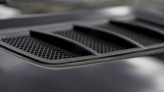 运动车的碳盖吸收空气豪华汽图片