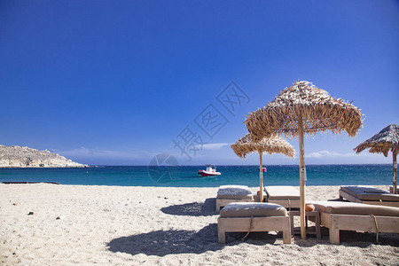 希腊米科诺斯岛的美丽海滩图片