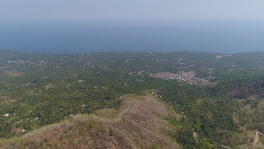 海陆对望印度尼西亚的空中村落AirviewvillagebyseaIndo背景图片