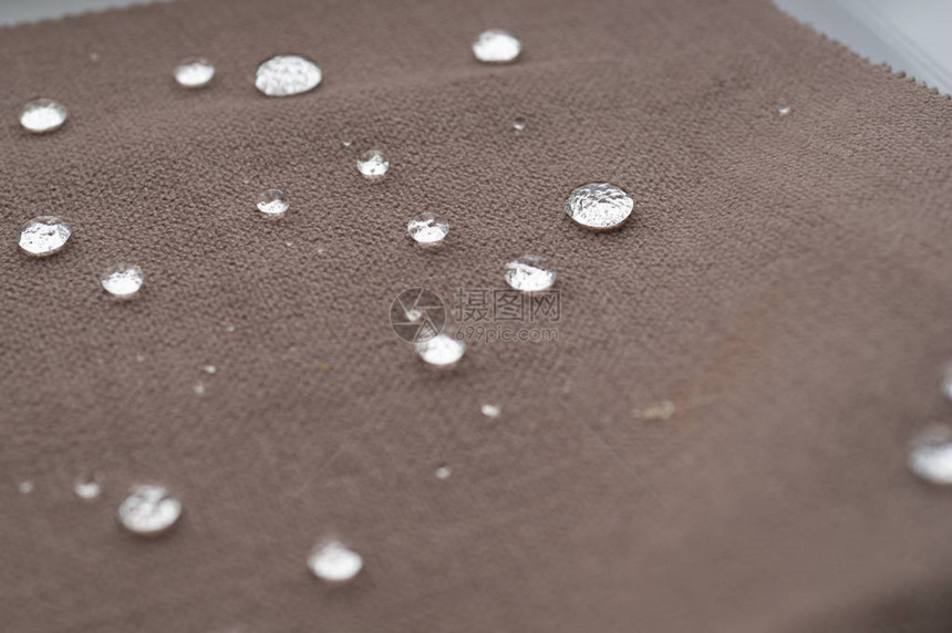 防水和防水面料如何使用这些简单的实验说明通过在织物上滴图片