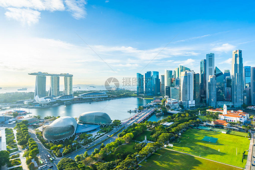 在新加坡城市天际上建造外表城景的美丽建筑图片