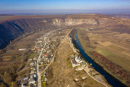 古老的奥尔黑河谷与摩尔达维亚传统村庄图片