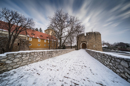 冬季匈牙利佩奇的巴尔坎堡垒图片