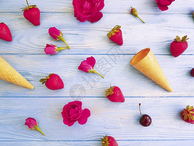 华夫冰淇淋草莓玫瑰花图片