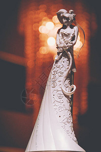 装饰的瓷器婚礼新郎图片