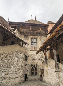 瑞士日内瓦湖奇隆城堡的戏剧和神秘场景图片