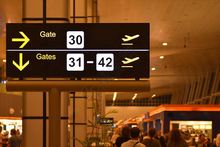 带有机场网关标志的数字图片
