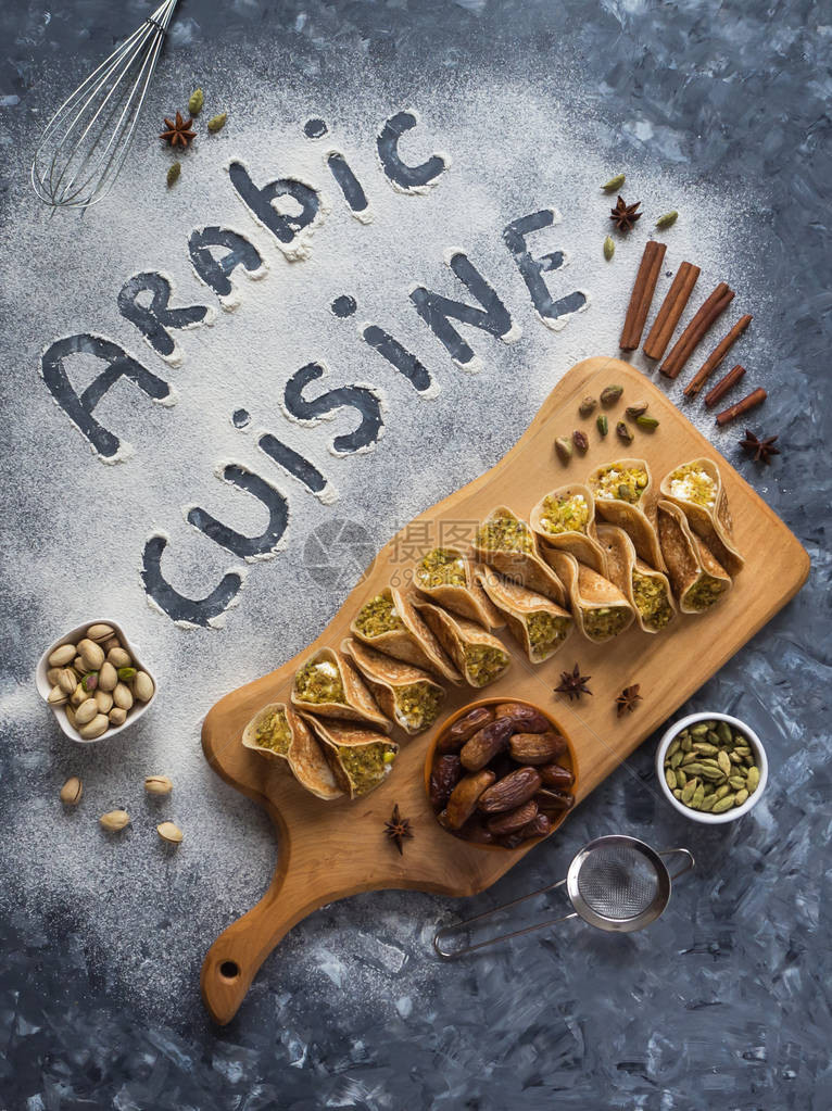 阿拉伯美食背景刻有阿拉伯美食图片