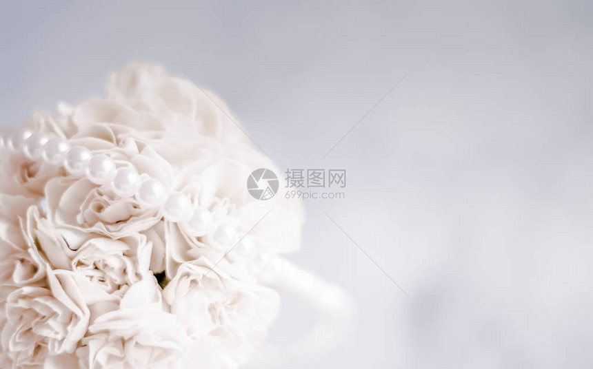 白玫瑰的新娘花束结婚日鲜花美容奢华图片