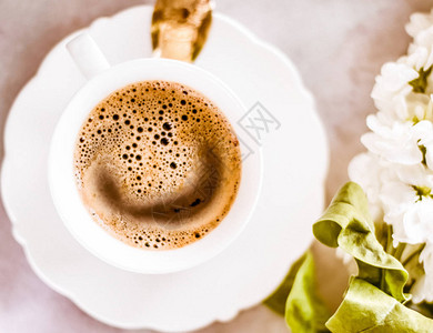 复古杯风味浓缩咖啡平板咖啡完美的早餐和女风格的概念我喜欢图片