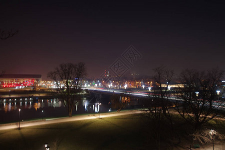 晚上在波兰克拉科夫的Vi图片