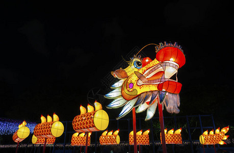 在中秋节的龙灯笼图片