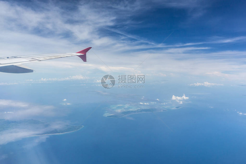 空中飞机翼在陆地上飞行可以用作航空图片