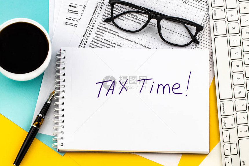 纳税时间需要在会计工作场所提交纳税申报表和图片