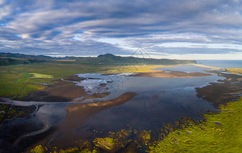 冰岛维克岩石附近的海岸图片