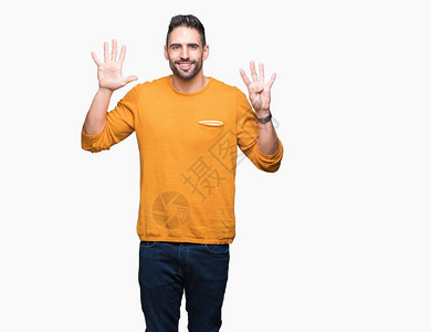 英俊的年轻男子在孤立的背景展示并用手指举起第九指同时微笑自信和快乐图片