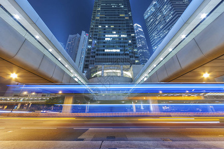 香港城市夜间交通图片