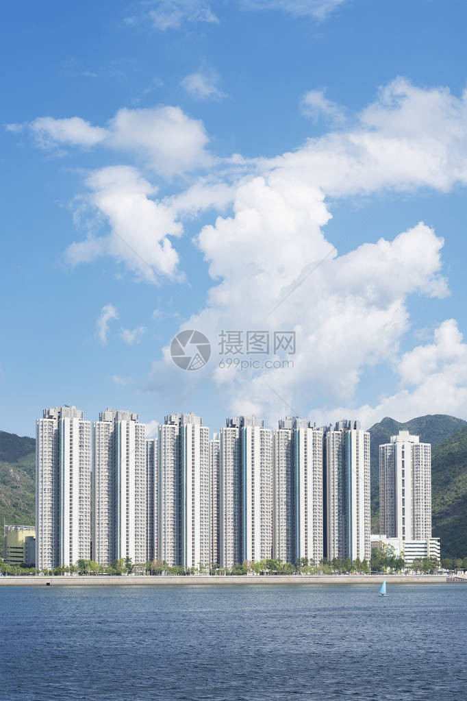 香港市海滨高层住宅楼图片