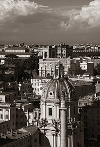罗马屋顶风景与古代建图片